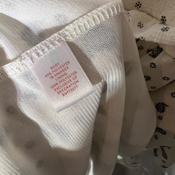 LC Lauren Conrad White Dress with Black Floral Accents - Picture 5 of 5